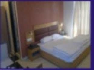 Oyo 3523 Tekarees Inn Mahanagar Lucknow Buitenkant foto